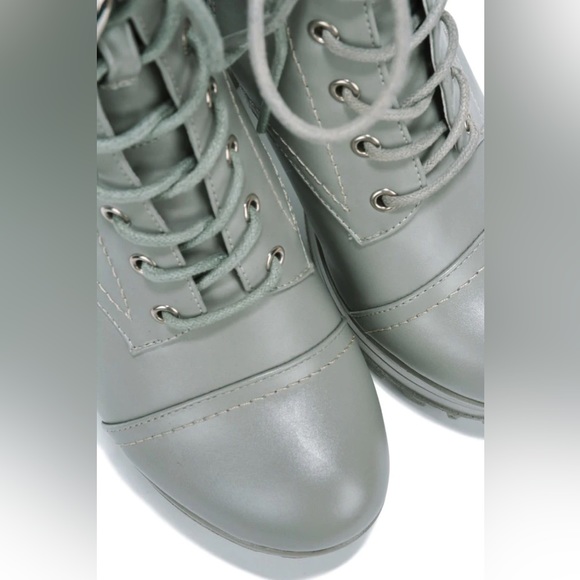 Olive platform chain Booties - Picture 3 of 4